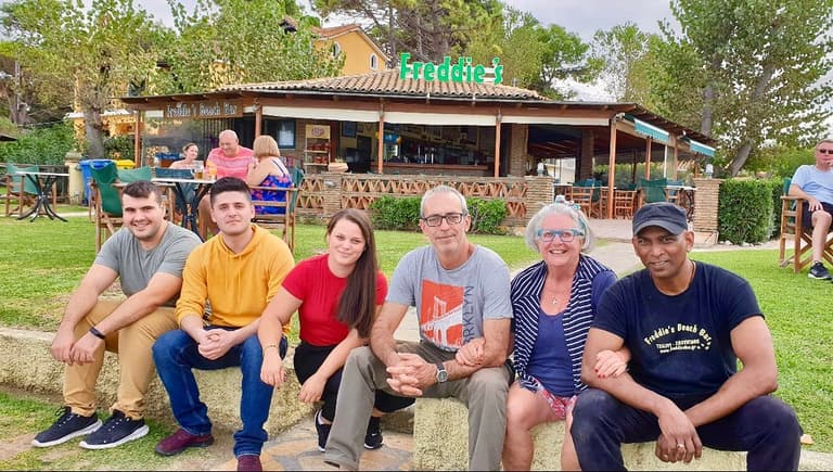 Freddies Beach Bar's team