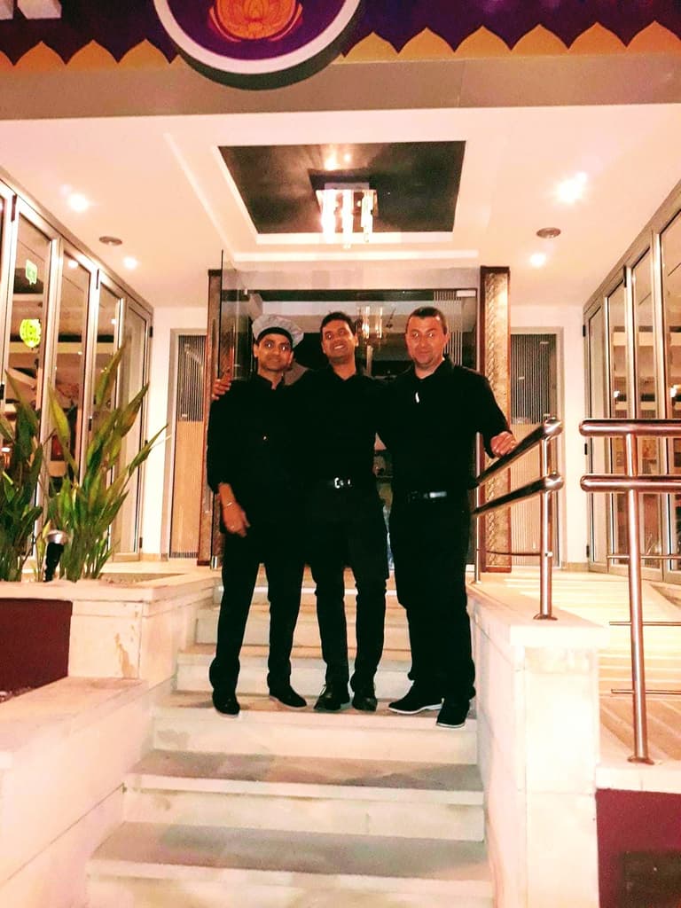 Delhi Gate Tandoori Indian Restaurant's team