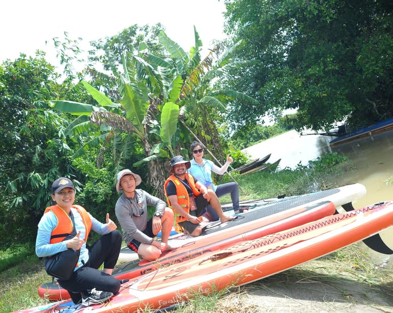HANA TOURIST's team