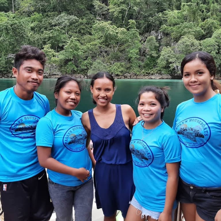 Paolyn Houseboats Coron Island's team