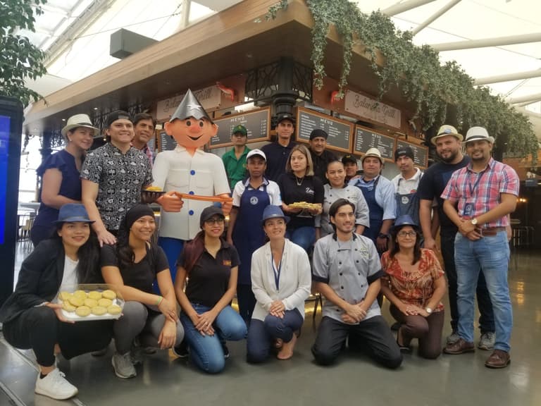 Mercado del Rio's team