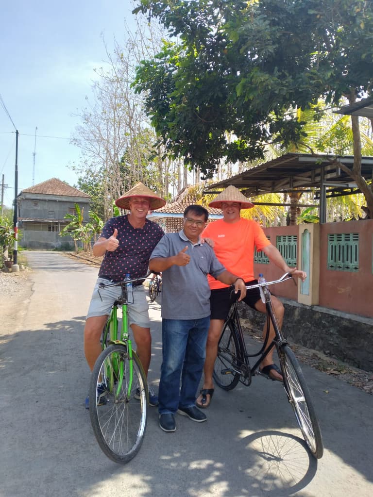 Borobudur Tours's team