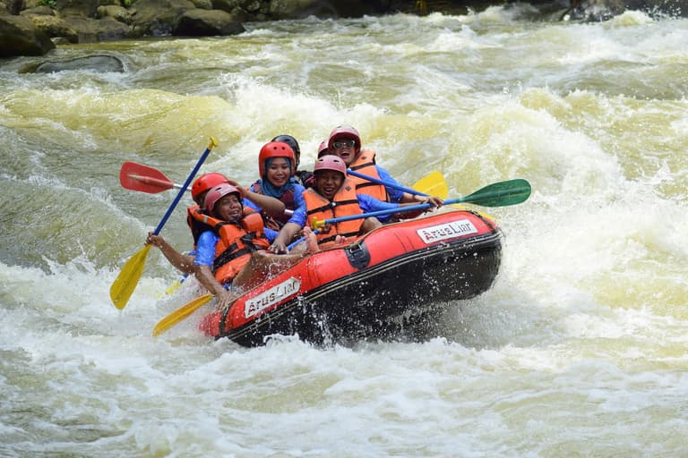 Zambezi Drift Inn's team