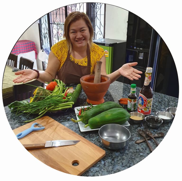 Parawan's Thai Home Cooking Classes's team